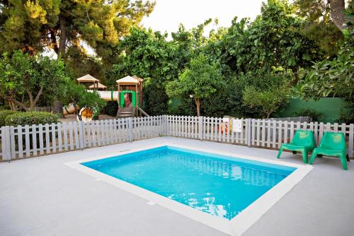 The Grove Seaside Hotel - image 9