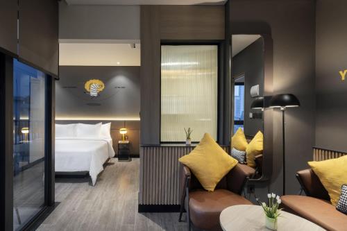 room detail thumbnail 0