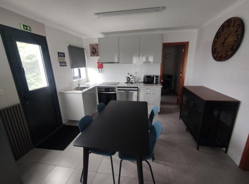 ห้องครัว, Alojamento Blue Almance RRAL 5112 in เซา กาเอตาโน