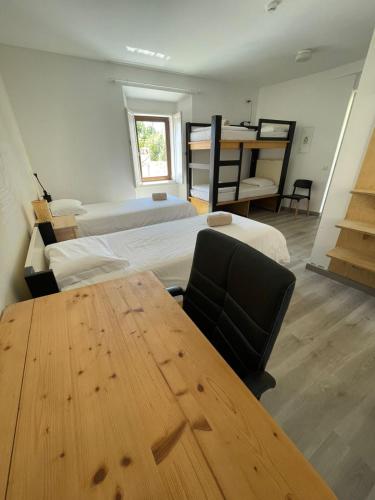 2 twin beds, 1 bunk bed