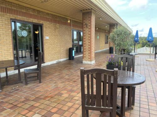The Essex Golf & Country Club Hotel - image 13