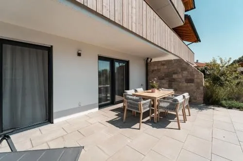 Bay 47° Boutique Apartments am Chiemsee in Übersee, Deutschland
