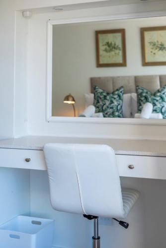 Oceanfront Apartment in Seapoint - Tap to explore photos
