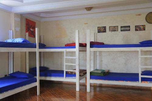 8-Bed Mixed Dormitory Room image 1