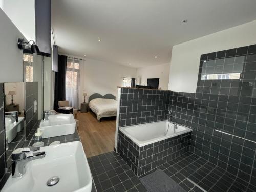 Bathroom, La Grange De Salome in Salome (Nord-Pas-de-Calais)