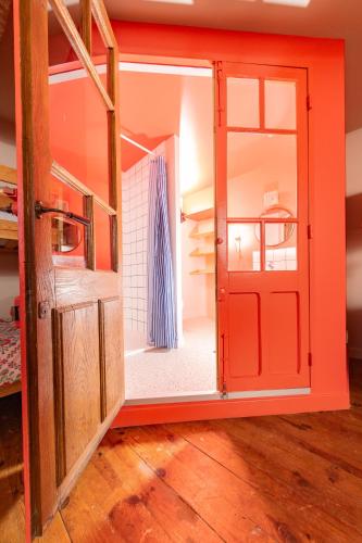 1 king bed, 1 bunk bed