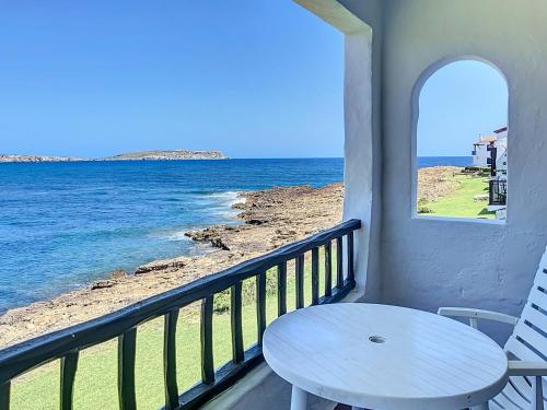 P98 - Bonito apartamento sobre el mar, Fornells (fotografie 3)