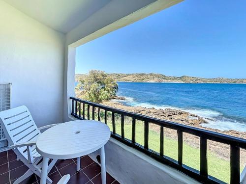 P98 - Bonito apartamento sobre el mar, Fornells (fotografie 5)