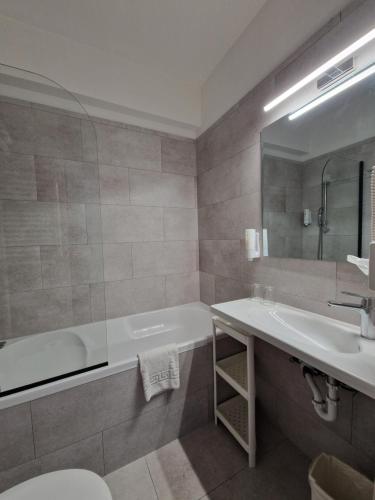 Medos Hotel, Budapest (photo 6)