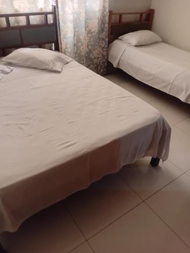 1 double bed, 1 twin bed