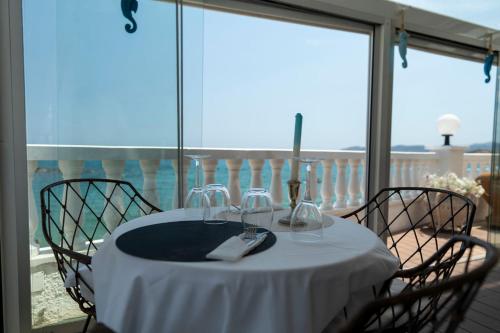 Hotel Grifeu - Costa Brava - bord de mer in Llansa
