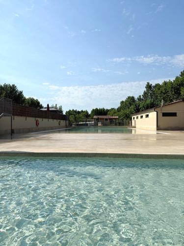 Úszómedence, Camping Bungalow el Llac de Banyoles in Banyoles