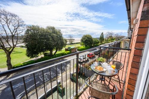 Stunning sea views - Barry's Retreat by Tŷ SA (Stunning sea views - Barry's Retreat by Ty SA) near Cardiffi repülőtér