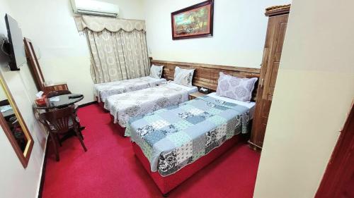 room detail thumbnail 1