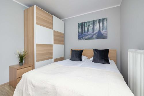 Exterior view of Apartment Gliwice near PreZero Arena with Parking&Balcony by Noclegi Renters