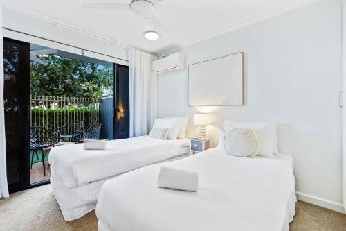 Rainforest and Reef Retreat Esplanade Ground Floor Apartment - image 5