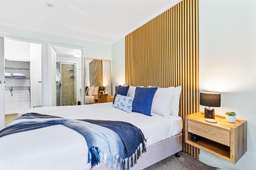 Rainforest and Reef Retreat Esplanade Ground Floor Apartment - image 2