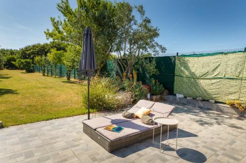 Holiday home Dioniza by Villsy- with private pool and jacuzzi - image 4