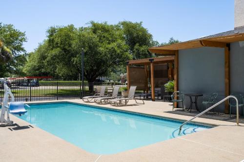 สระว่ายน้ำ, Garner Hotel Aiken South By IHG in ไอเคน (SC)