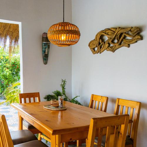 Restaurant, TinJaLa Lodge in Brufut