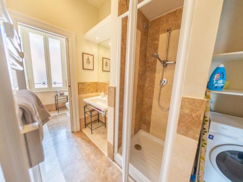 Lovely 4-bedroom apartment 30m SanGiovanni metro, Rome (photo 8)