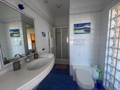 Interno 7, Porto San Giorgio (Foto 7)
