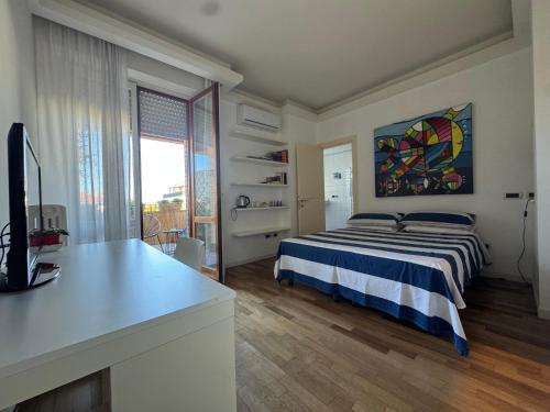 Interno 7, Porto San Giorgio (Foto 6)