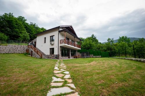 Къща за гости Крис, Smolyan (foto 2)