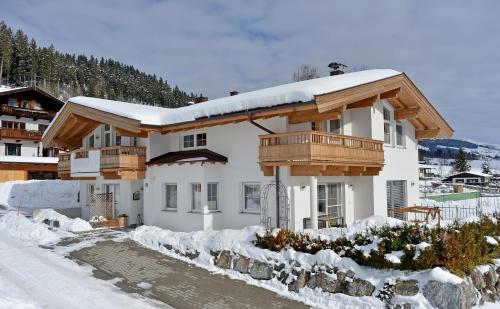  Nice Home In Oksbl With 4 Bedrooms, Sauna And Wifi, Pension in Mosevrå