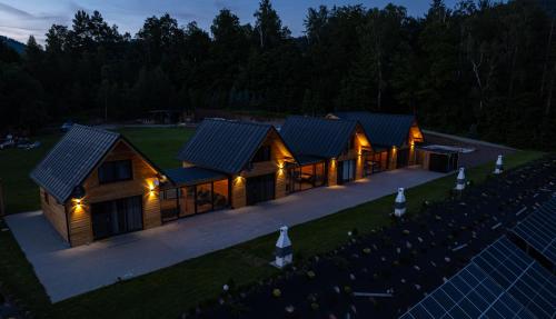Domki Nad Stawami z Jacuzzi i Sauną 2