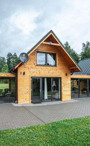 Domki Nad Stawami z Jacuzzi i Sauną 3