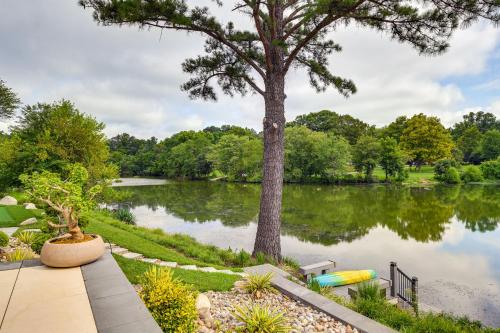 Waterfront Columbia Studio with Patio and Sunroom! in Columbia, USA