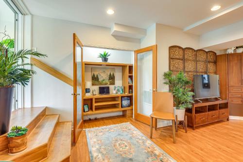 Waterfront Columbia Studio with Patio and Sunroom! in Columbia, USA