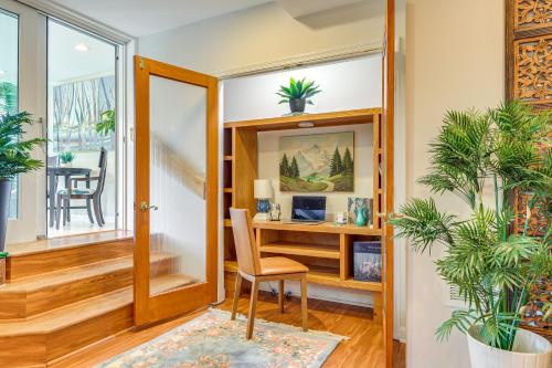Waterfront Columbia Studio with Patio and Sunroom! in Columbia, USA