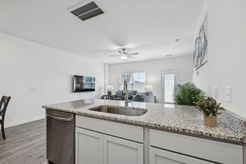 virtuve, Luxury Comfortable 3br Home! in Springhila (TN)