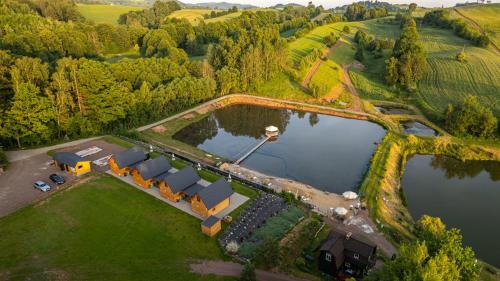 Domki Nad Stawami z Jacuzzi i Sauną 4