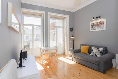 Liiiving in Porto - Silver Light Apartment, Porto