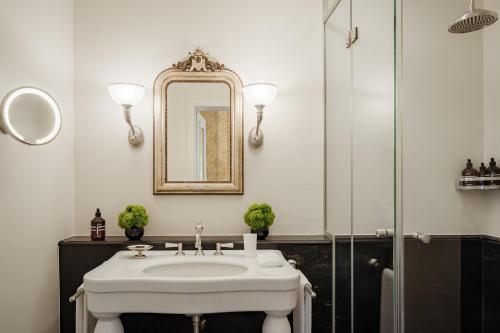 Grand Hotel LES TROIS ROIS - image 7