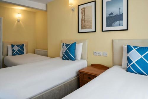 Kings Hotel - image 4