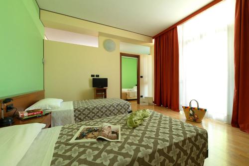 room detail thumbnail 0