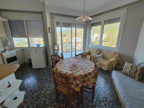 Theo Apartment in קבלה