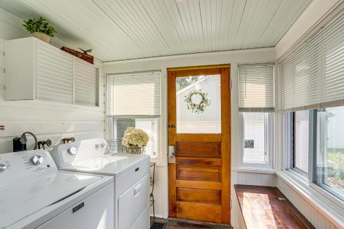 Walk to Private Beach Lake Erie Retreat with Yard! in Huron