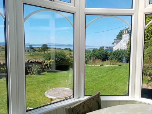 Marsco Apartment - Garden & Patio - Sea Views in Toscaig
