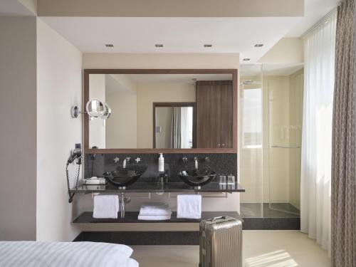 Signature Suite image 2
