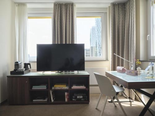 Signature Suite image 1