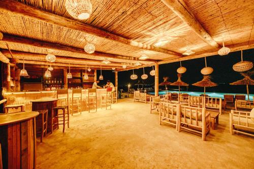Pub/salon, The Orion Dome in El Arissa