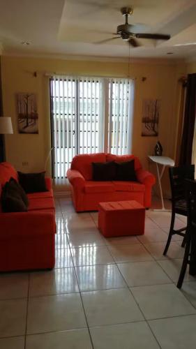 Le Chateau - Scarlet Ibis Apartment in Bakhen