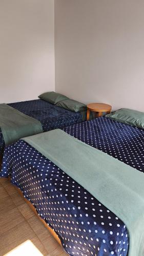 2 double beds