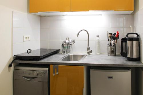 Studio for 2 - near Musée Grévin - image 12
