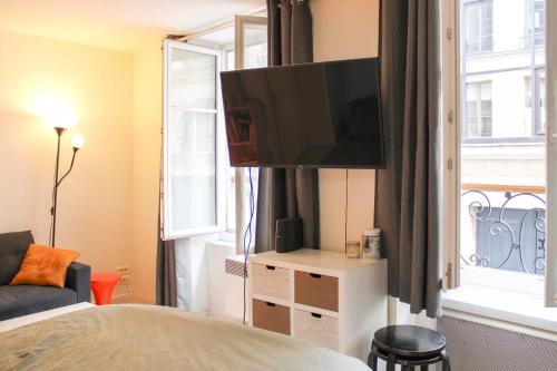Studio for 2 - near Musée Grévin - image 8